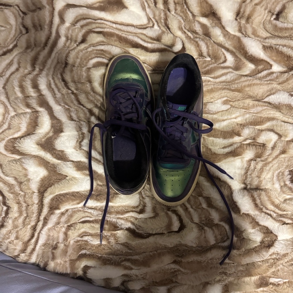 Nike Women's/Youth Metallic Air Force 1’s